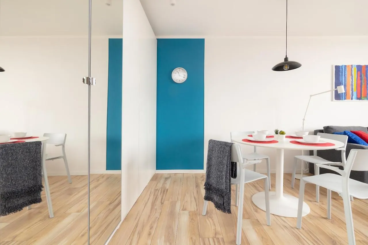 Beautiful 2 Rooms Flat With Balcony Warszawa Polska