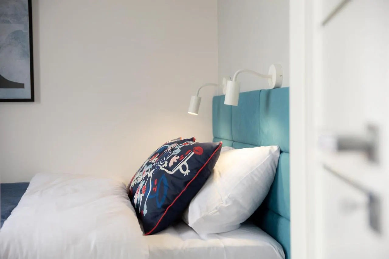 Beautiful 2 Rooms Flat With Balcony 바르샤바 아파트