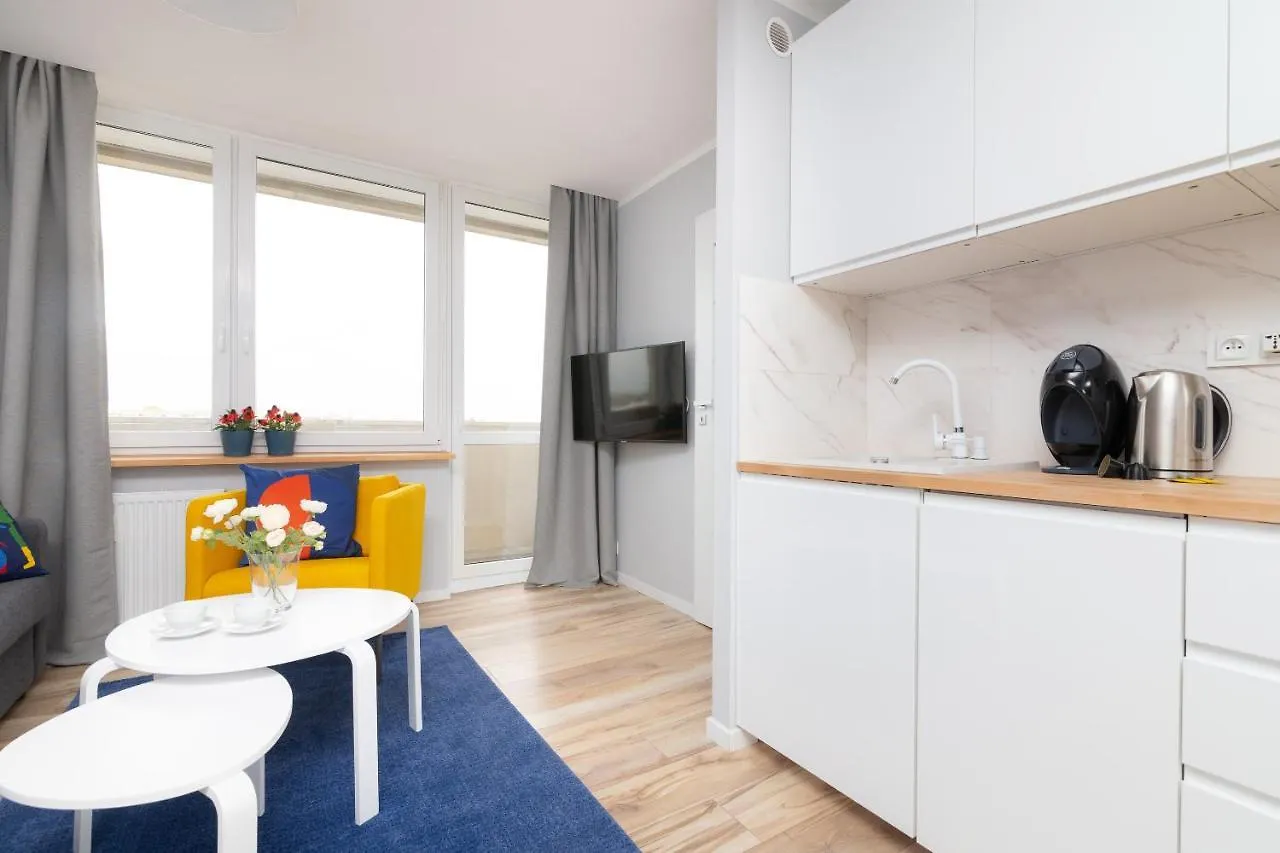 Beautiful 2 Rooms Flat With Balcony 바르샤바 0*,  폴란드